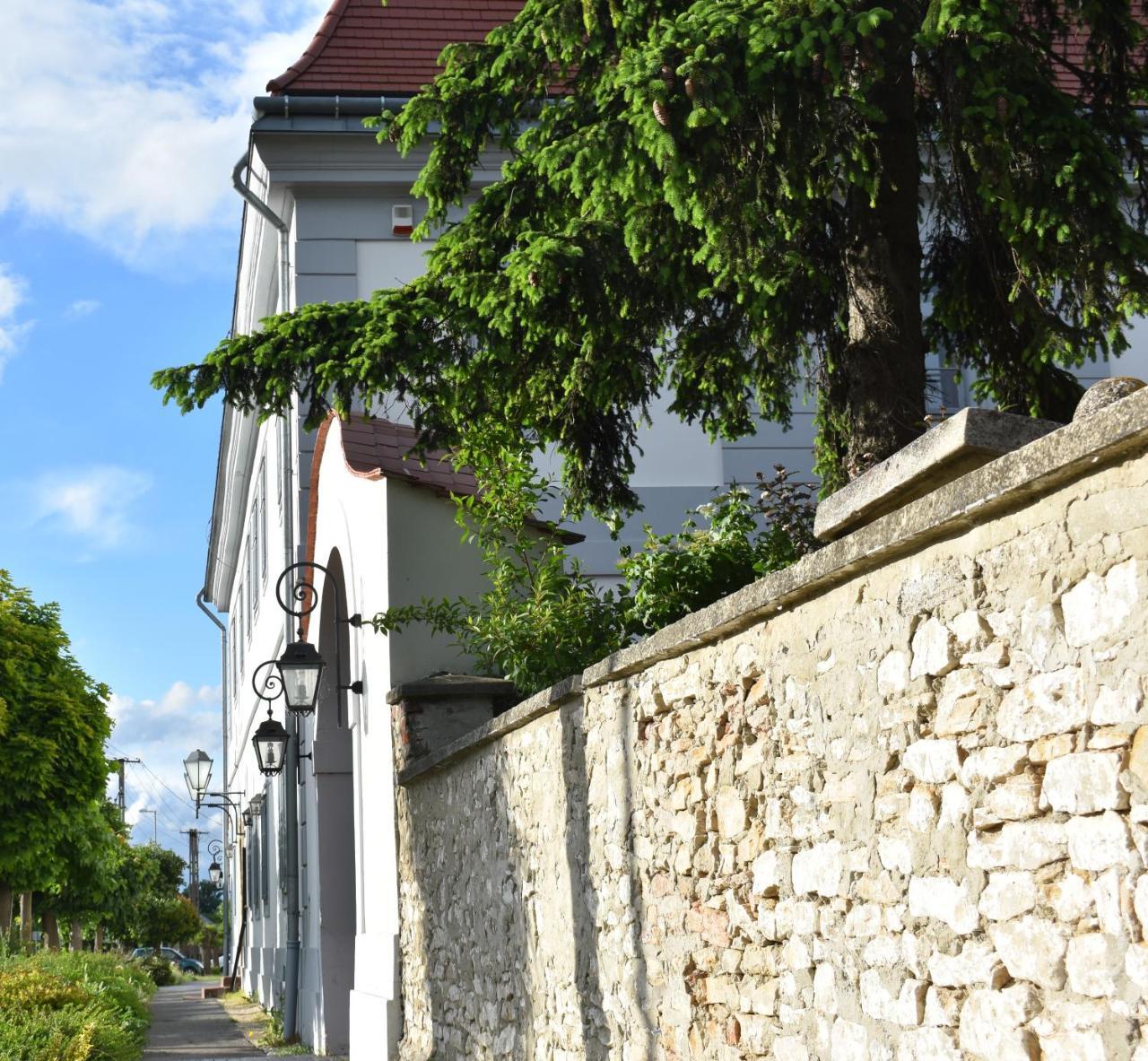 Bagolyvar Fogado- Ujfalusy Marton Vendeghaz Zirc Exterior foto